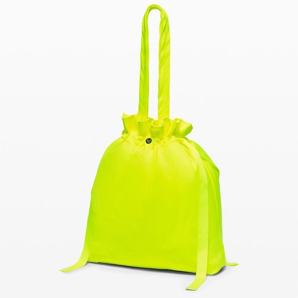 Lululemon Easy As Sunday Tote Bundle - Picture 2 of 16